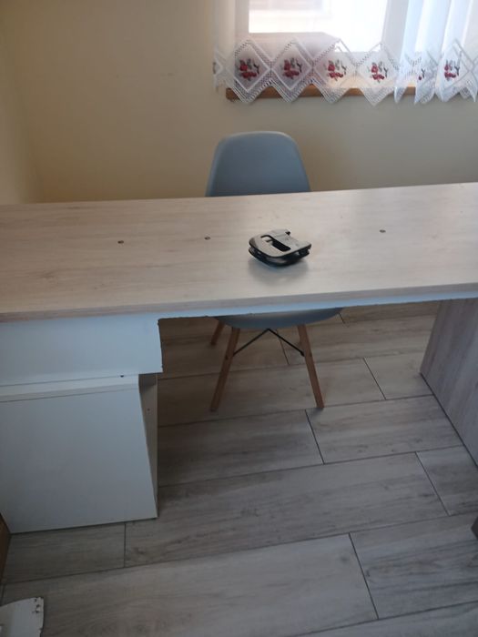Mesa Secretaria com cadeira