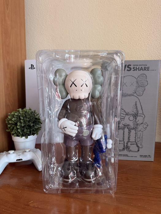 Boneco Kaws Decoração