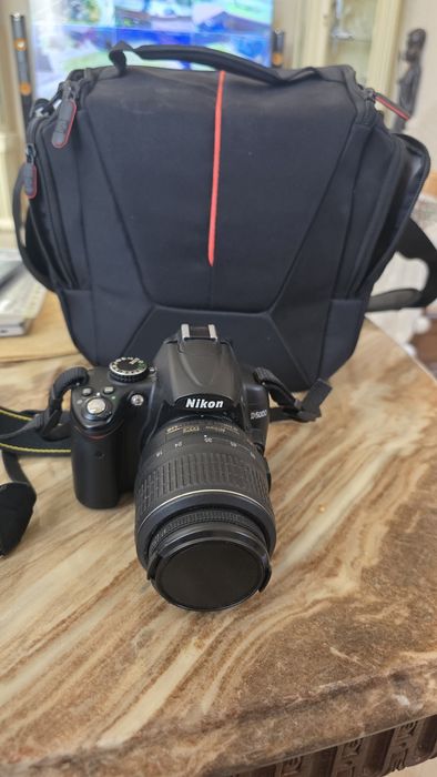 Фотоапарат Nikon D5000