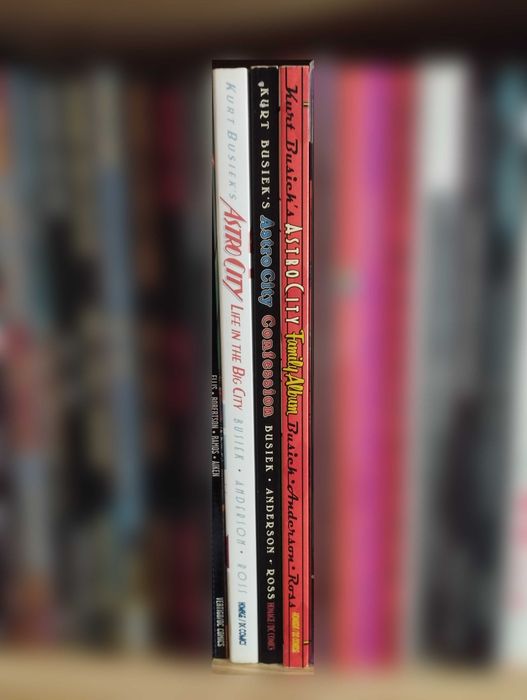 Lote Astro City Vol. 1, 2 e 3