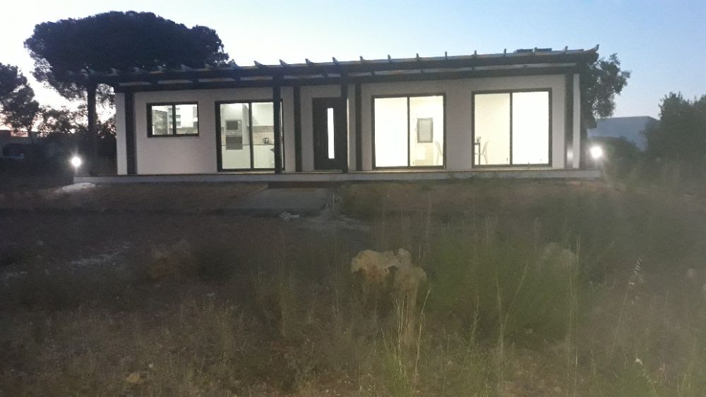 Moradias Pré-fabricadas com Capoto no Exterior (só na zona do Algarve)