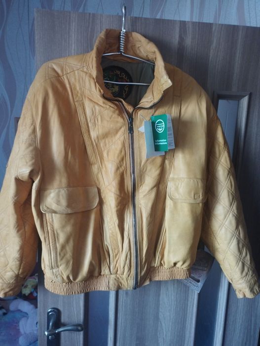 Чоловіча шкіряна куртка бомбер пілот світло коричнева жовта розмір м