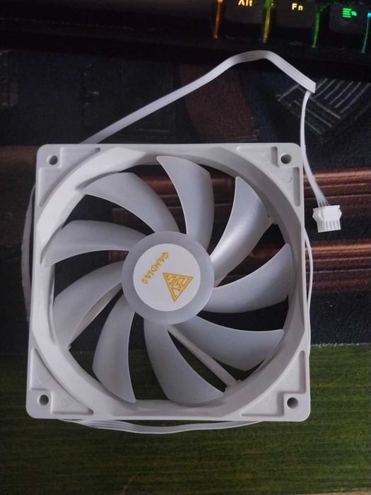 4 Wentylatory do PC 120mm białe z rgb