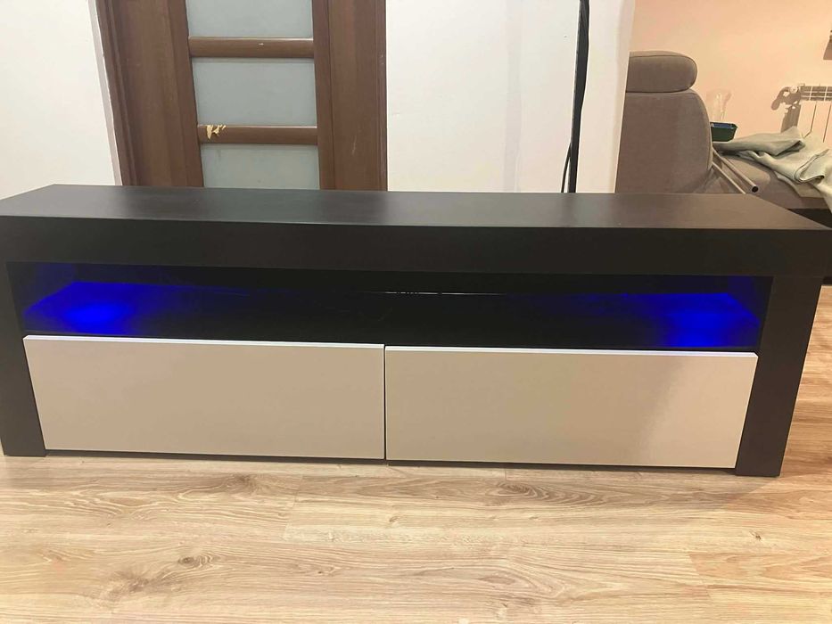 Szafka podświetlana RTV