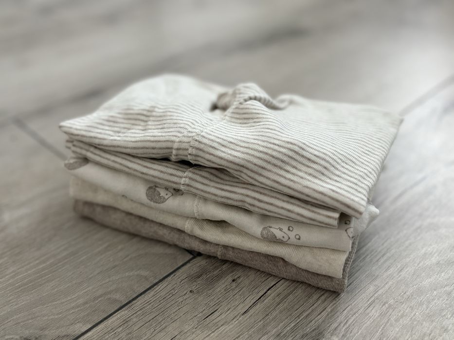 Półśpiochy niemowlęce 5-pak bawełniane leginsy ze stópkami H&M 56