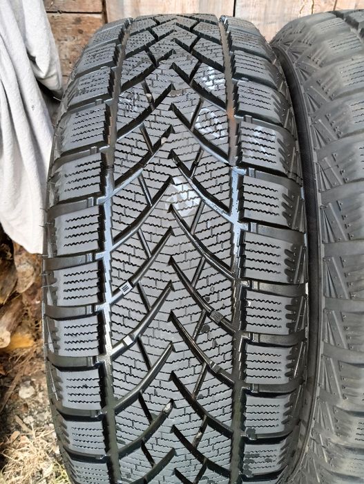 Sprzedam opony zimowe używane 205/65R15 2szt
