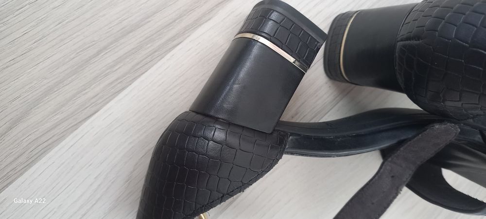 Sandały damskie skórzane Tamaris