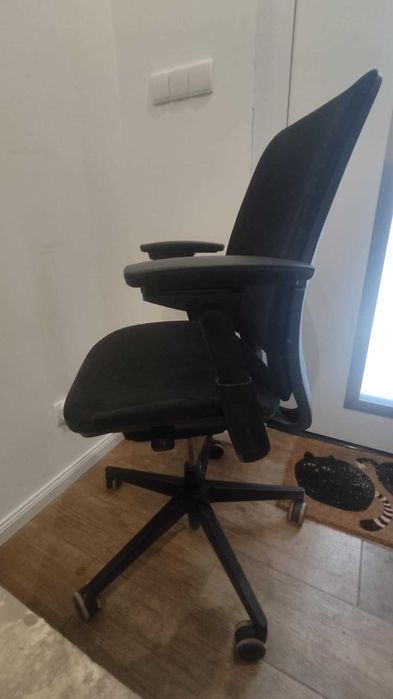 Krzesło biurowe ergonomiczne