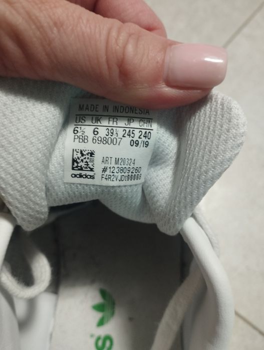 Кросівки 39 Adidas, Nike