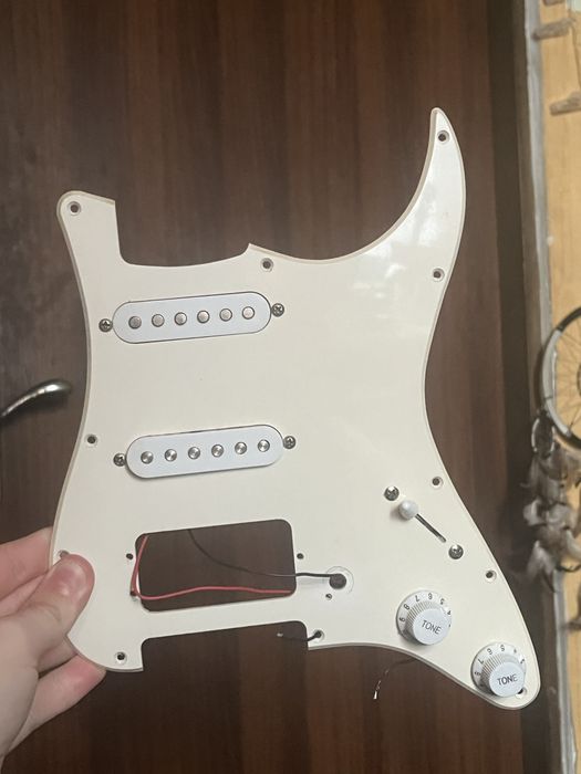 Пикгард от squier bullet