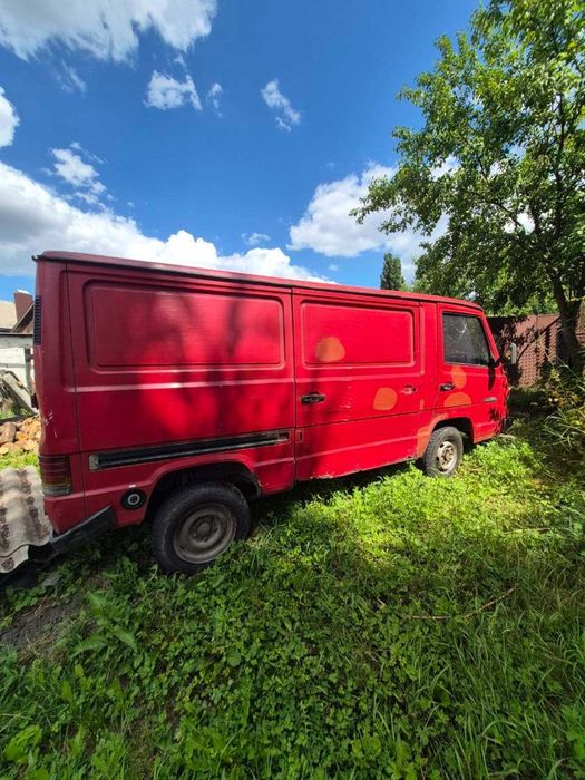 Продам Мерседес МВ 100