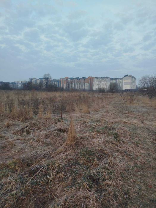 Продається земельна ділянка комерційного призначення в с.Угорники.