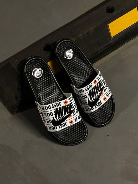 Модні  капці Nike шльопанці Найк на щодень 41-45р
