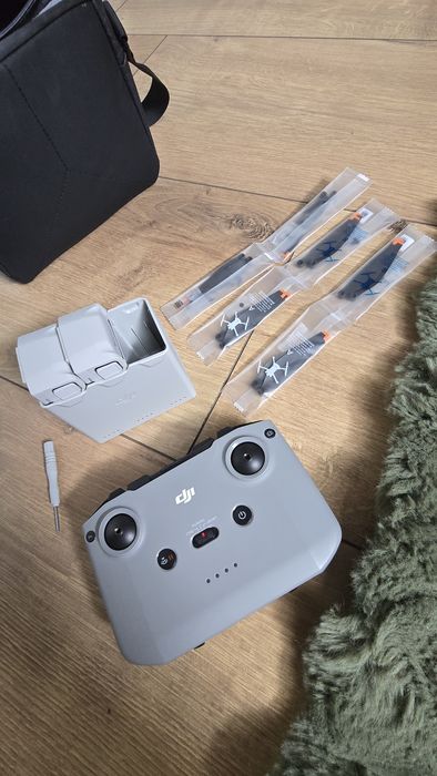 Dron dji mini 3 PRO RC-N1 + fly combo