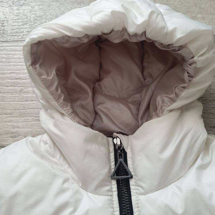 Зимнее пальто на девочку 9-10 лет ,состояние идеальное