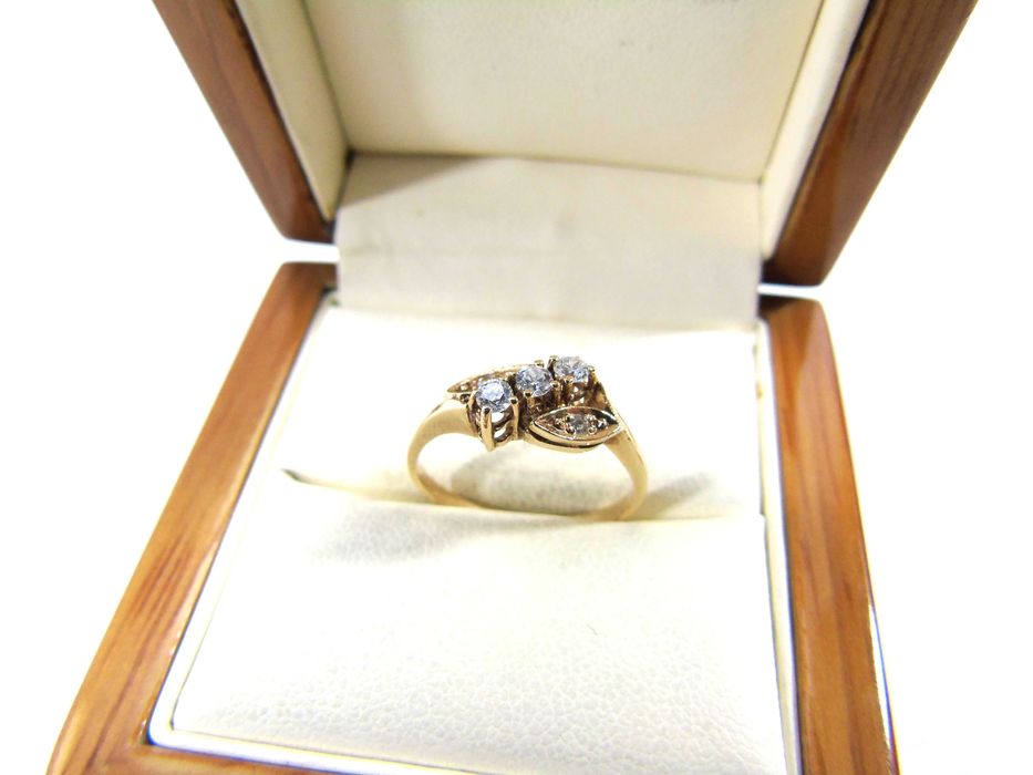 Złoty pierścionek PR.585 R.14 Lombard Żuromin Loombard