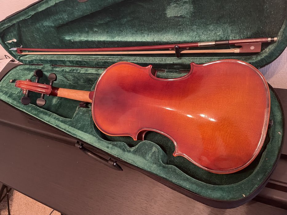 Скрипка MAXTONE TV4/4P + кейс + смичок