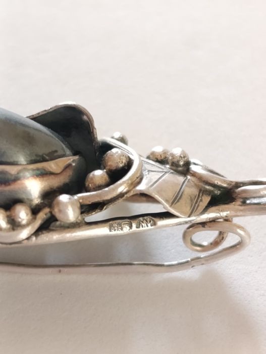 Alfinete/pregadeira em prata