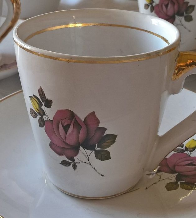 serviço de café da marca S. Roque