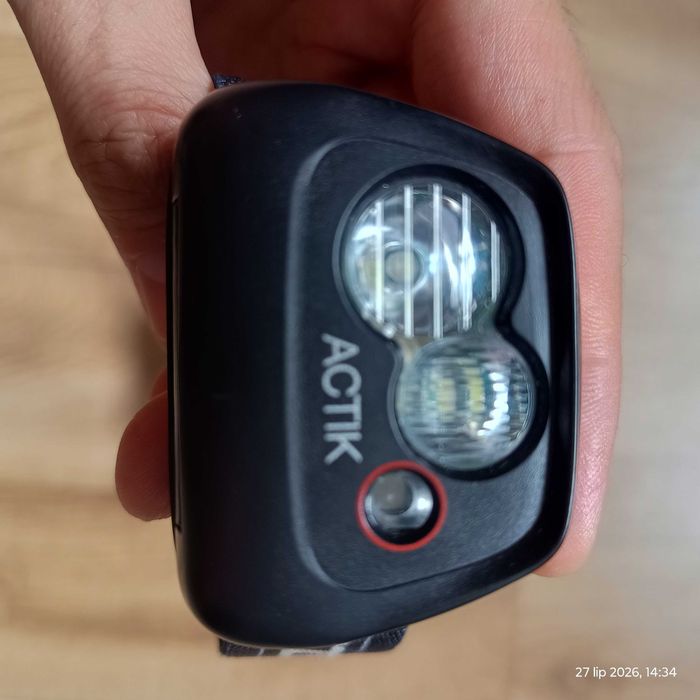 Latarka czołowa Petzl Actik