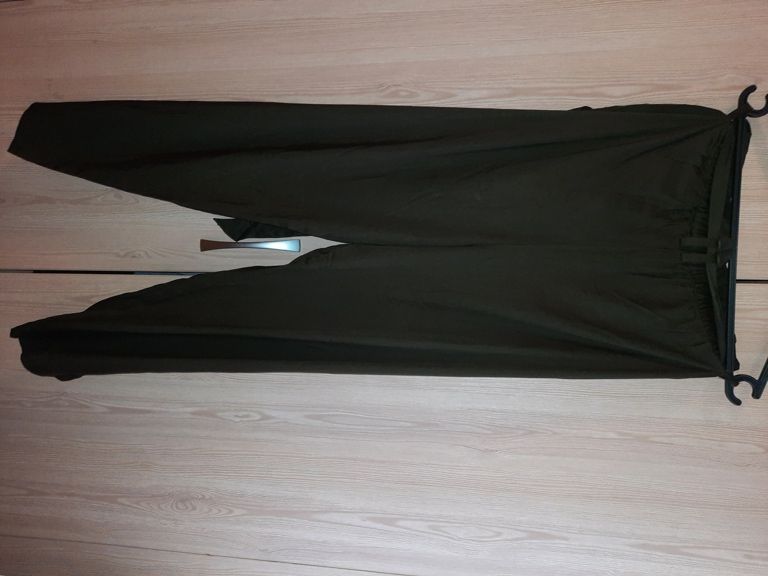 Брюки H&M хаки вискоза р.44-46