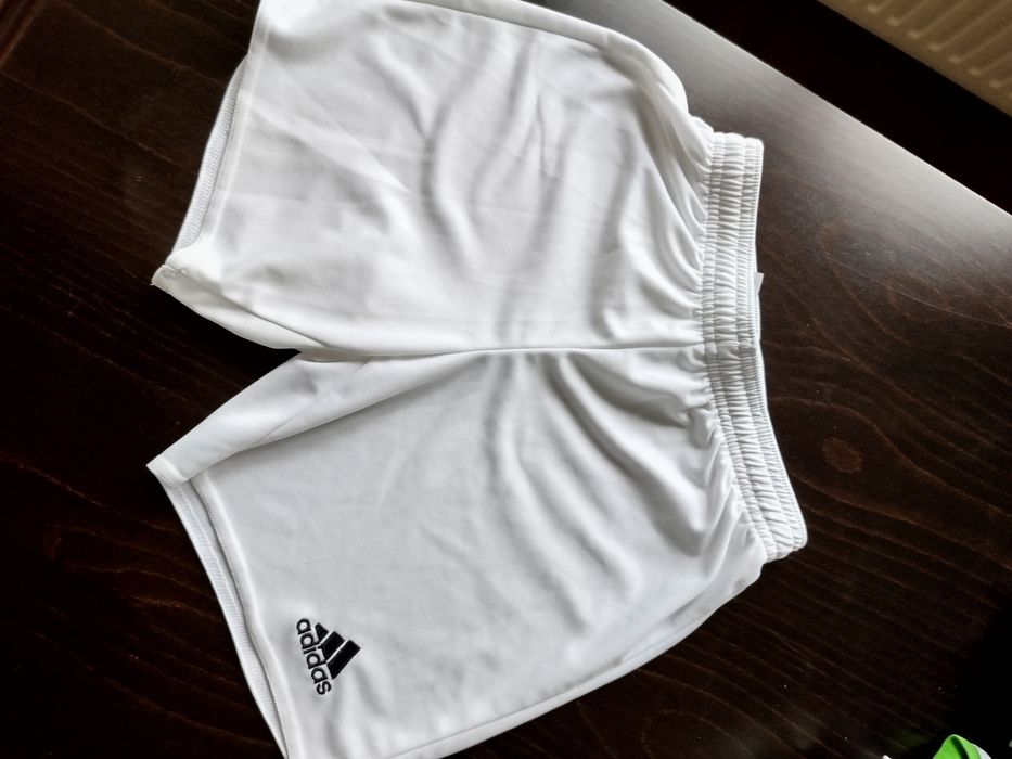 Spodenki adidas 140