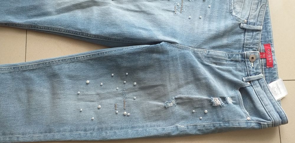 Spodnie guess r. 26 dżinsowe