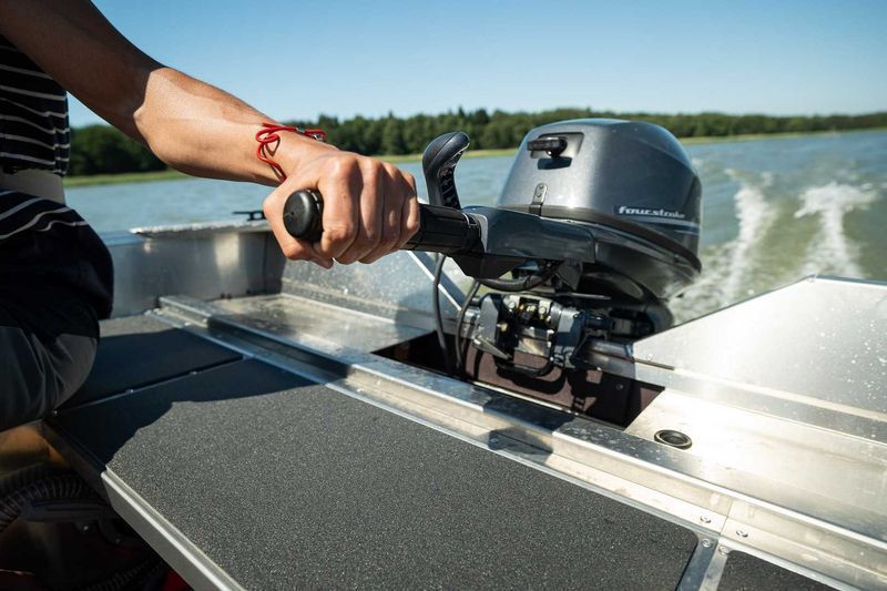 Łódź aluminiowa Buster XS