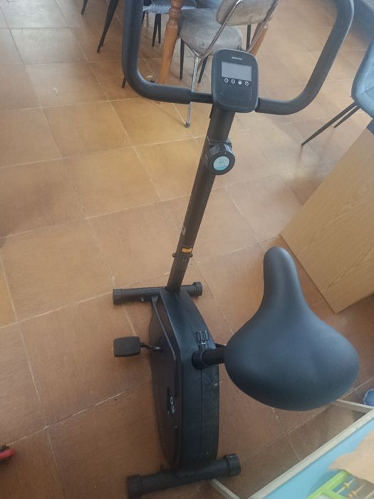Bicicleta estática como nova