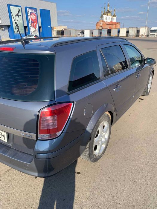 Продам власний автомобіль Опель Астра Н