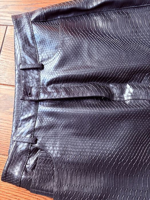 Spódnica z eko skóry