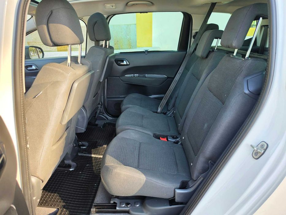 Peugeot 5008 Style 1.6HDI 120cv NACIONAL Automático 7 lugares