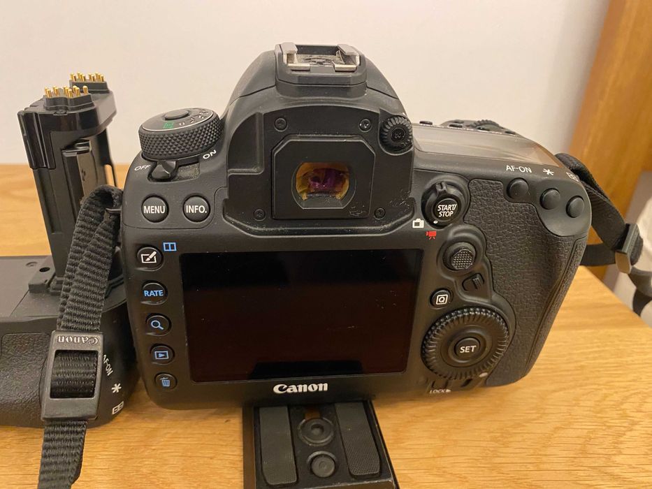 Canon 5D Mark IV com lentes 24-70mm e 50mm