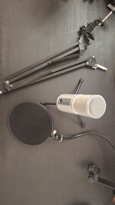 Audio Technica ATR2500 - Microfone condensador de diafragma grande