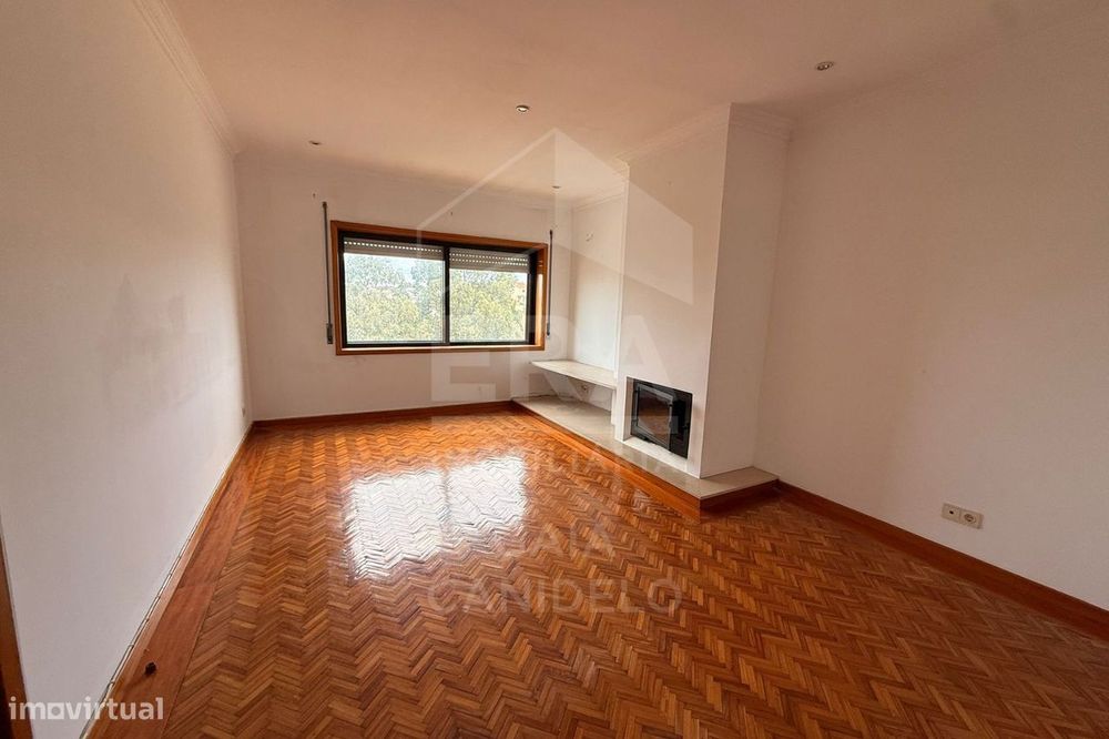 T2 com fáceis acessos perto da praia