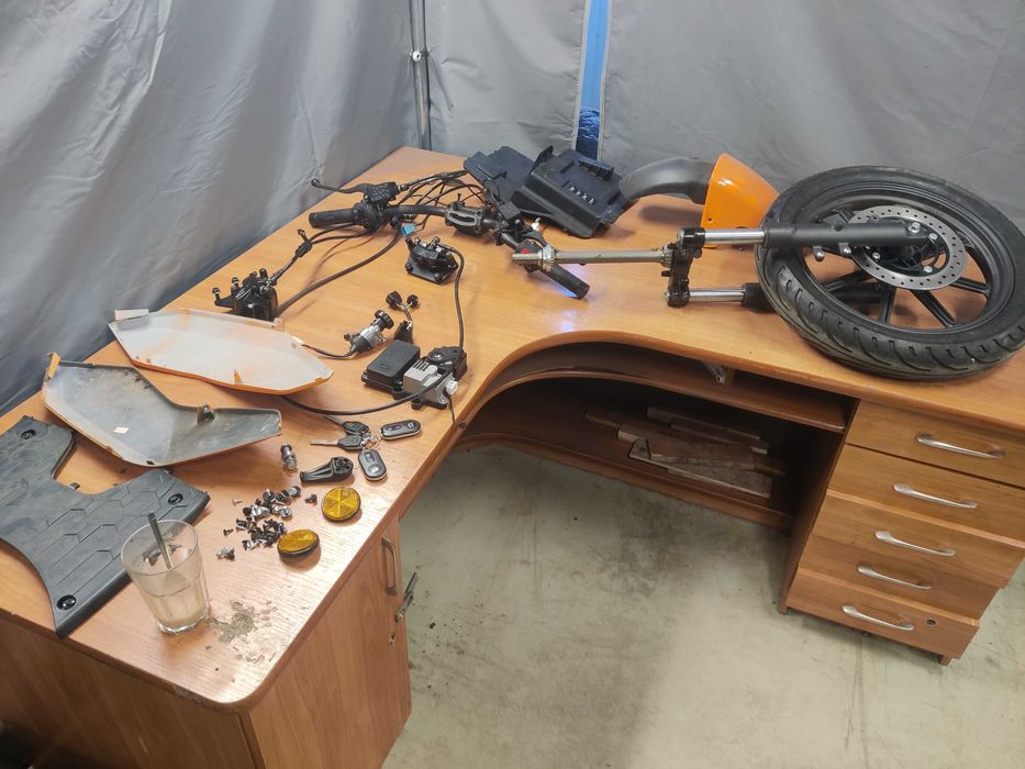 Sprzedam części do skutera Super Soco CPX VS1