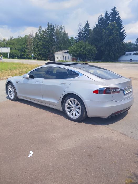 Tesla model S 90D Intel