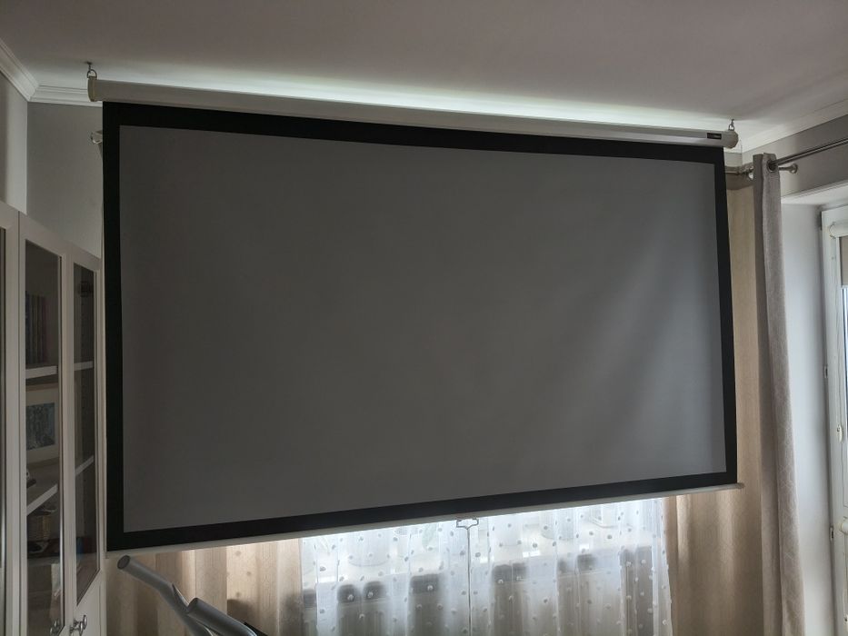 Ekran projekcyjny