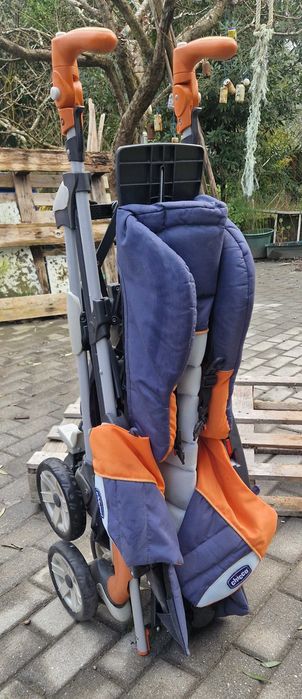 Vendo carrinho Chicco modelo Ct 0.1 com o Ovo e mais equipamentos