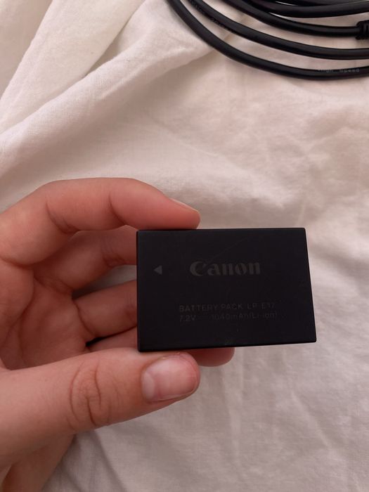 Canon 200D + Lente 18-55mm + Mala e acessórios| Segunda mão