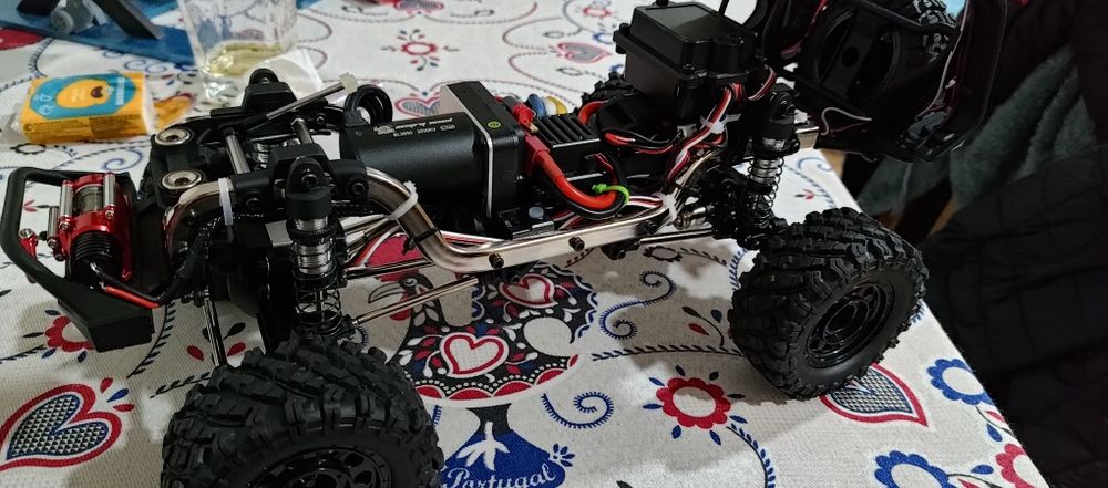 Vendo RC tipo axial escala 1/12