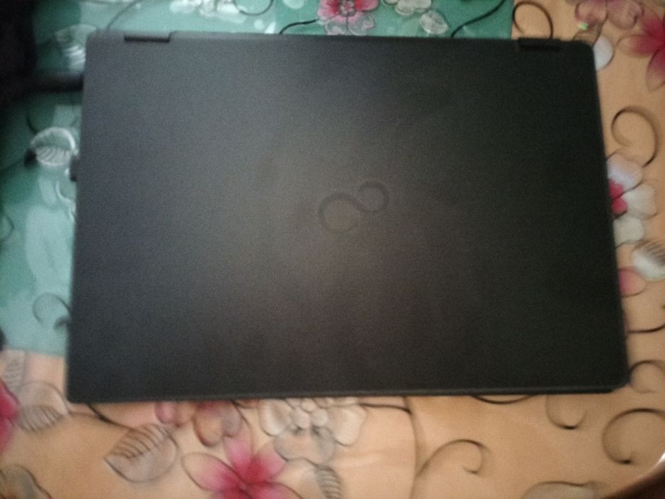 Fujitsu Lifebook U Series | Intel Core i3-7100U | 16 GB RAM | SSD 238 GB
