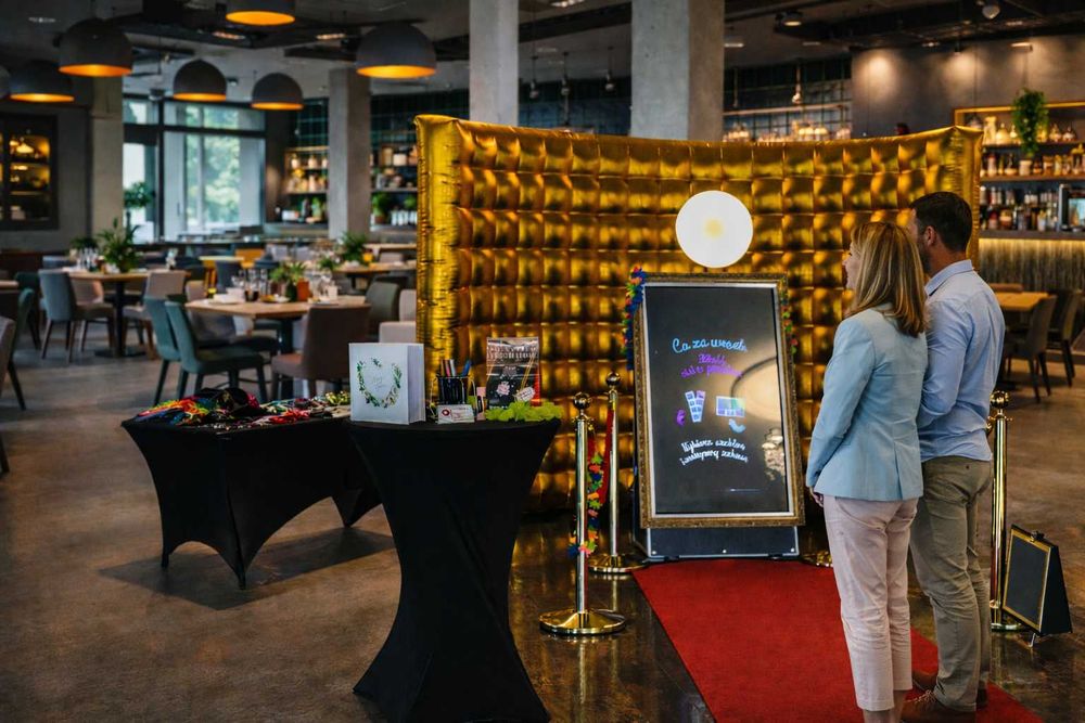 Fotolustro/Fotobudka/Wiatraki iskier/Kolorowy dym/Wybuchowe balon