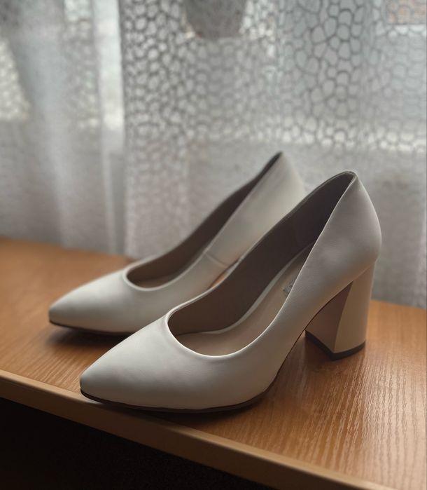 Класичні білі підбори