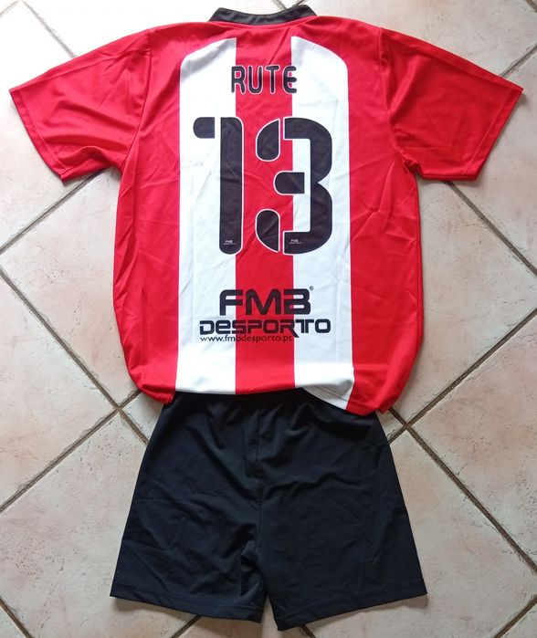 Equipamento completo de jogo do Leixões