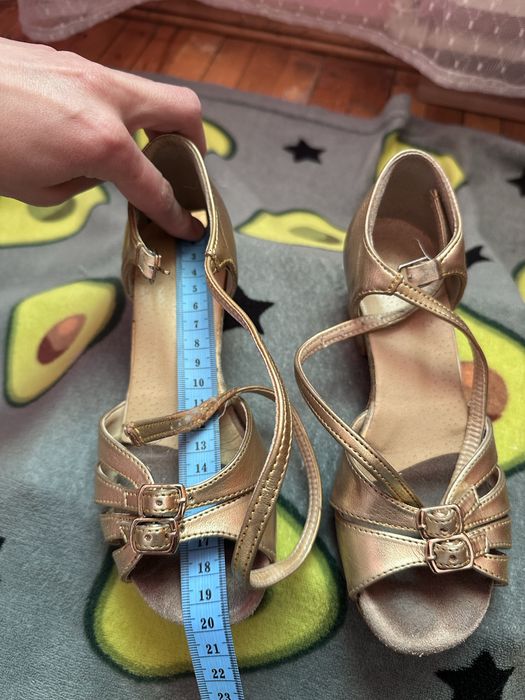 Бальні туфлі дитячі