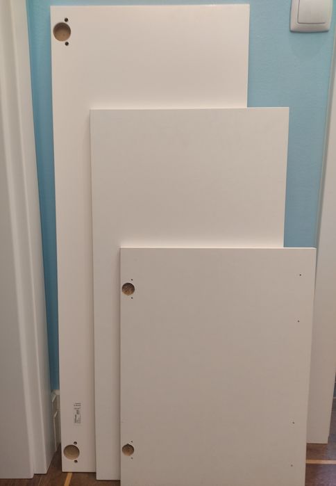 Portas Pretas Brilhantes SELSVIKEN e Portas Brancas e Frente de Gaveta IKEA