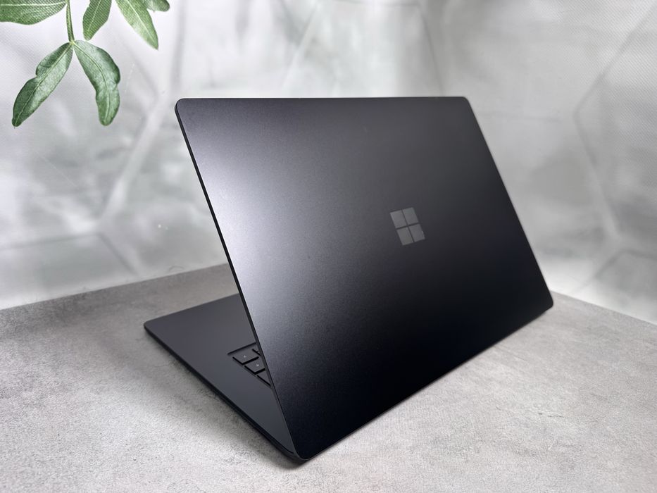 Ноутбук Microsoft Surface Laptop 3 / i5-1035G7 / 16GB / 256GB SSD / 15" Touch / Уцінка