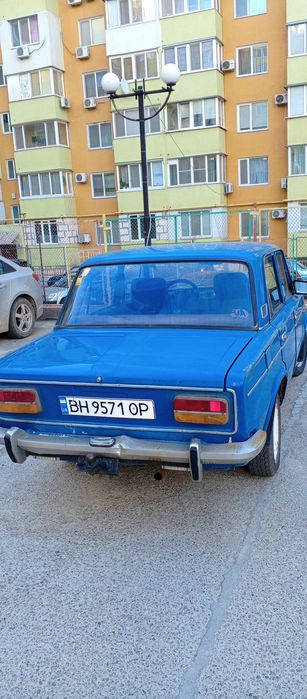 Автомобіль ВАЗ 2103