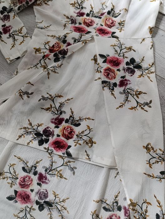 Sukienka kremowa w  kwiaty maxi mini Boho